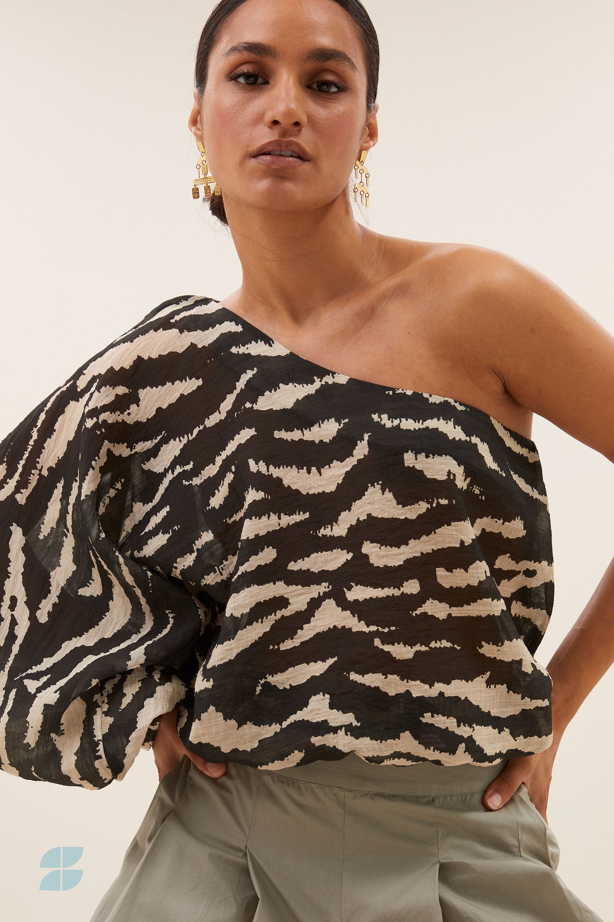 bella zebra blouse | black zebra print