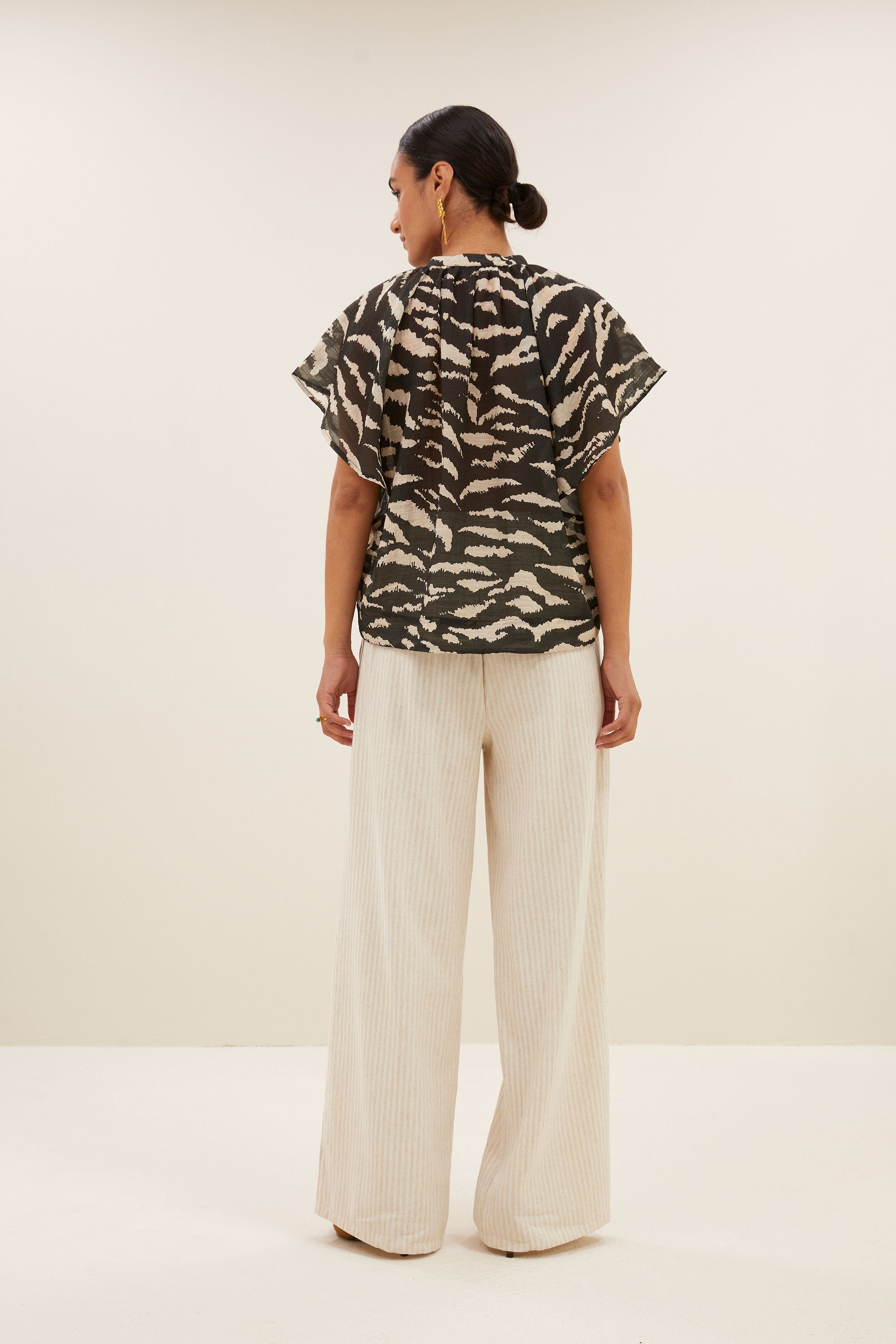 vina zebra blouse | black zebra print