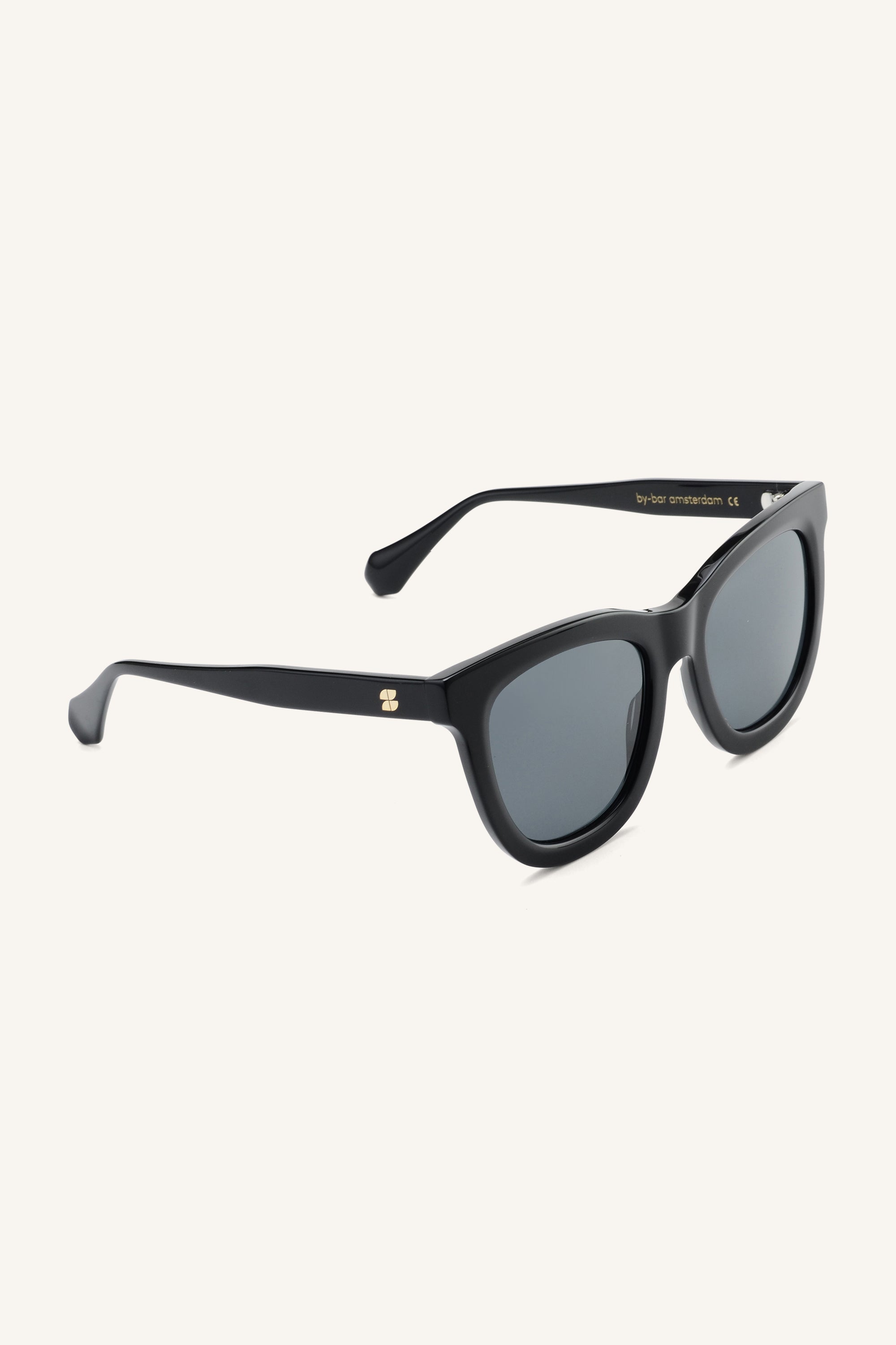 saar sunglasses | black