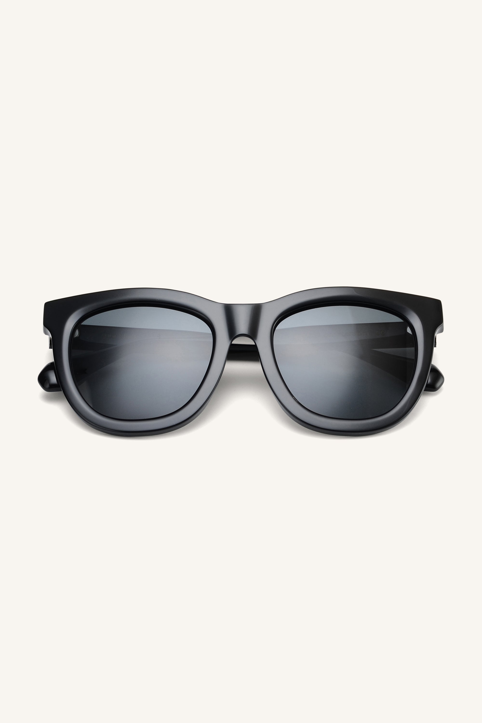 saar sunglasses | black