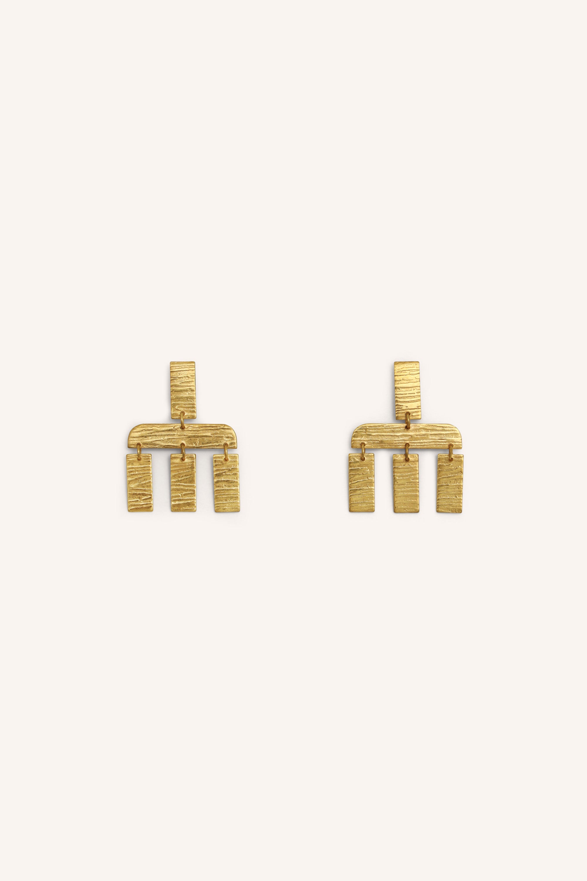 puck single earring | gold