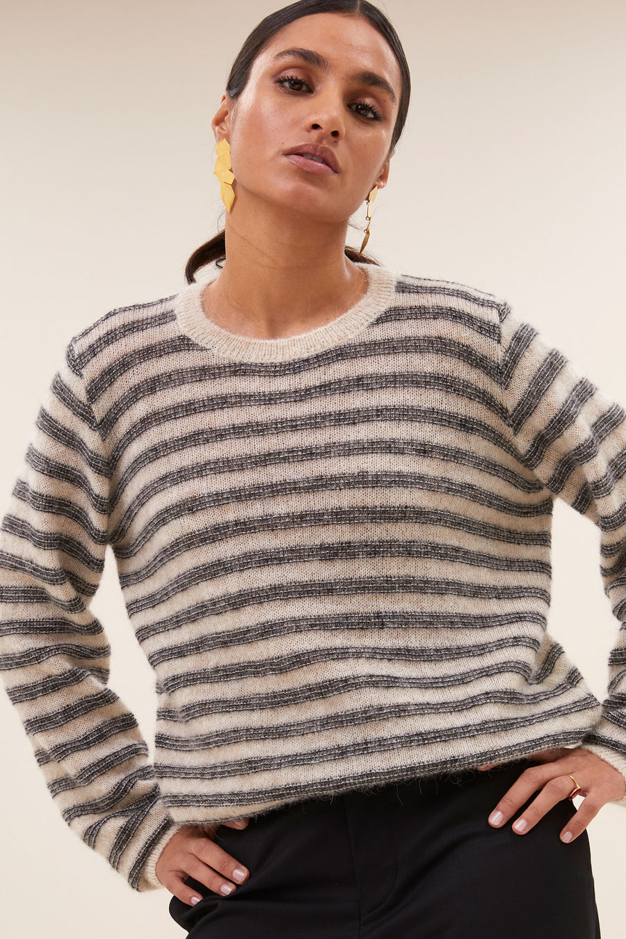 spila stripe pullover - sand mill stripe, alpacamix kwaliteit, must-have essential, normale pasvorm - by-bar - detail
