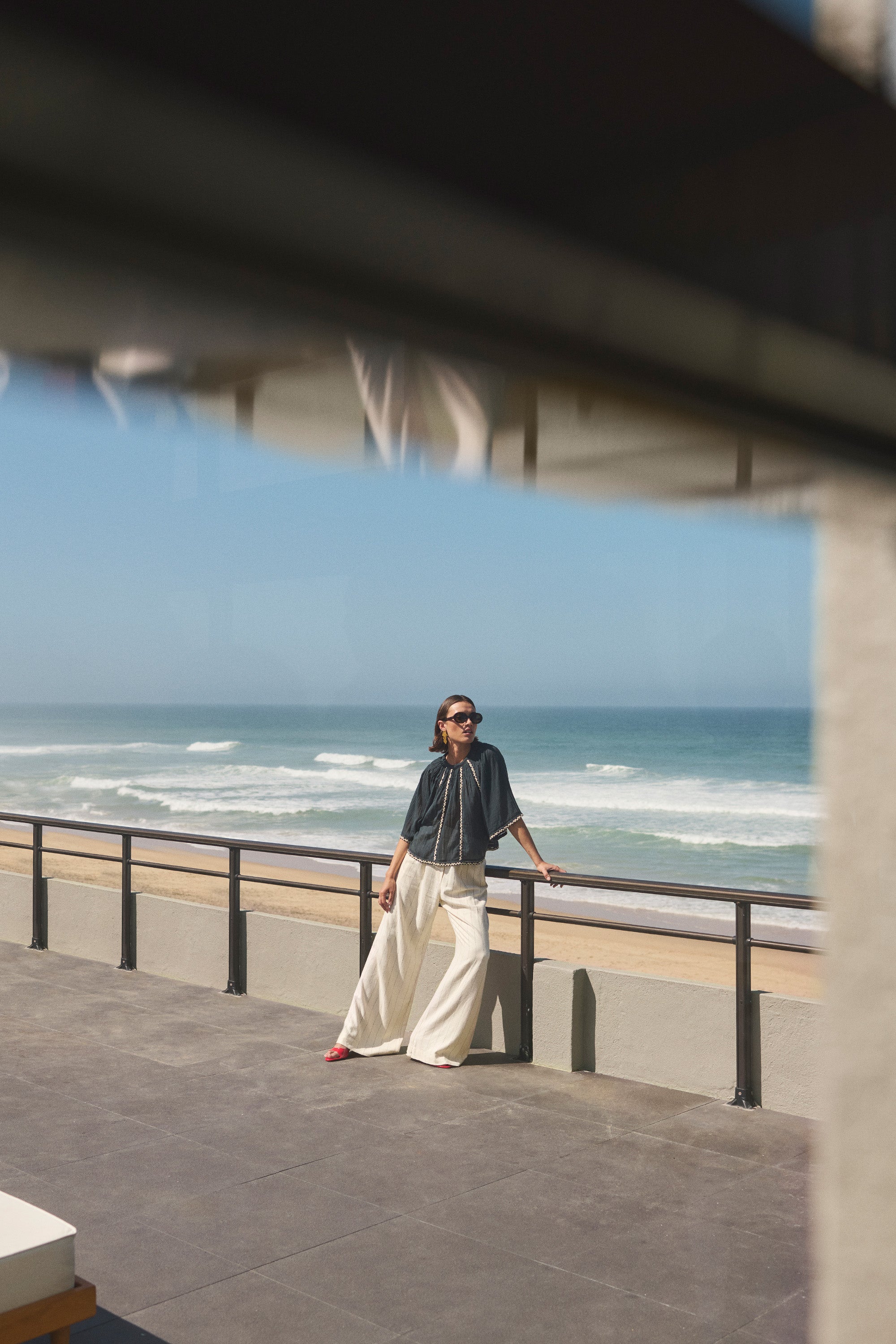 emmi embroidery blouse | charcoal