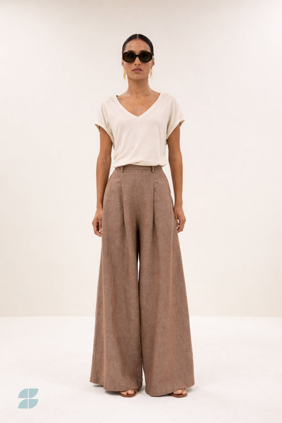 momi-linen-top-oyster-casual fit-normale pasvorm-v-halslijn-by-bar-vooraanzicht