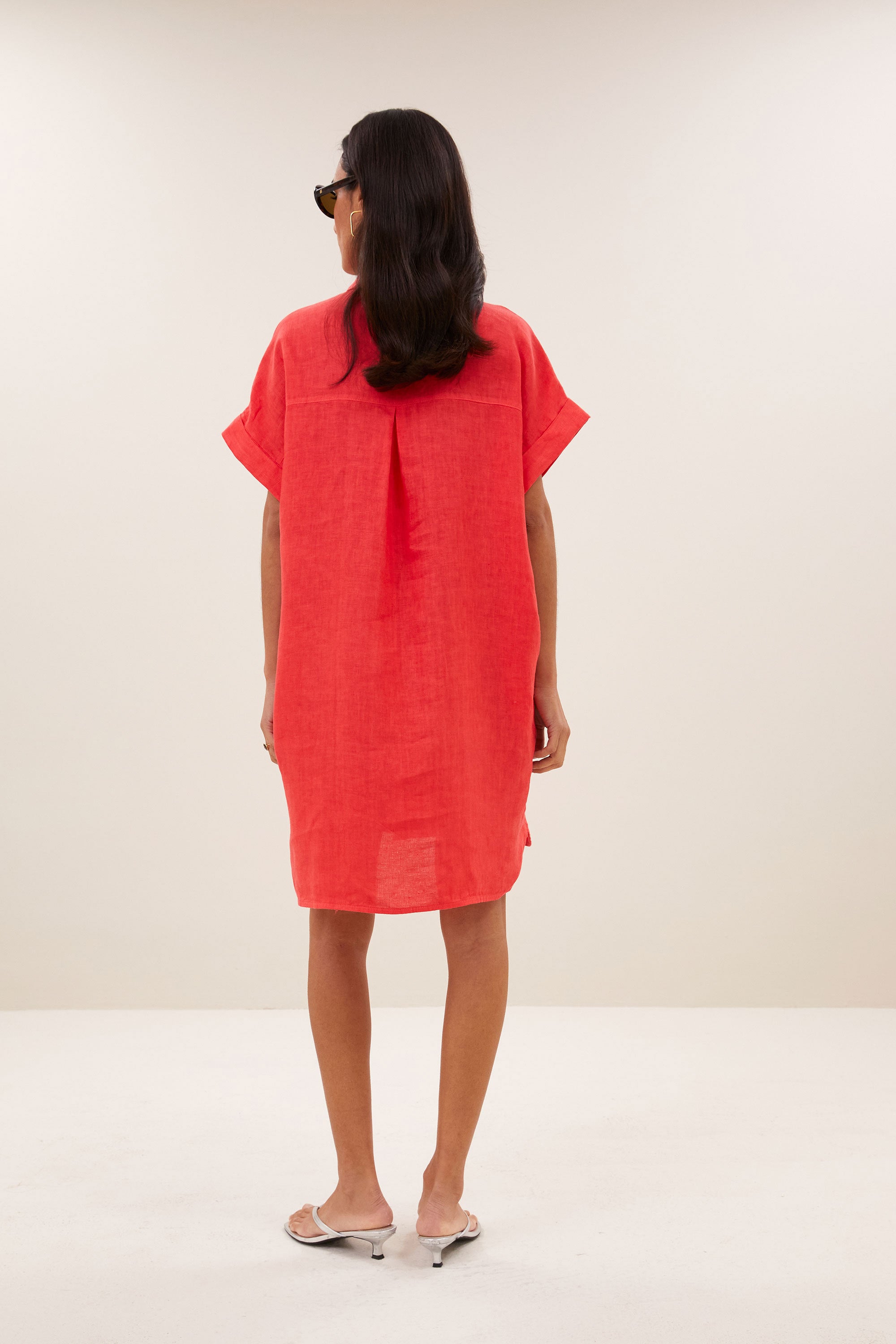 hella linen dress | lipstick