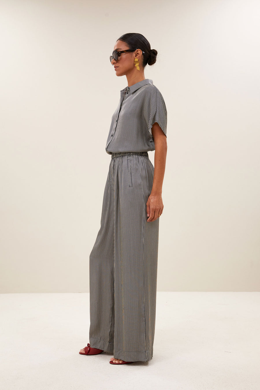 pants-benji-silky-stripe-pants-jet-black-stripe-by-bar-vooraanzicht