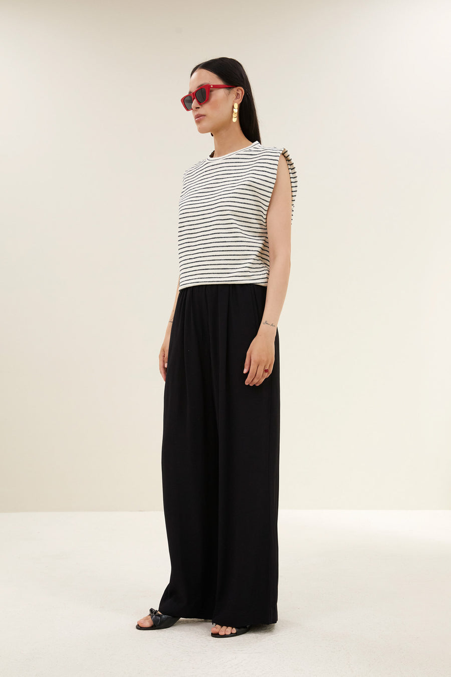 pants-benji-viscose-pants-jet-black-1-by-bar-aanvullende foto