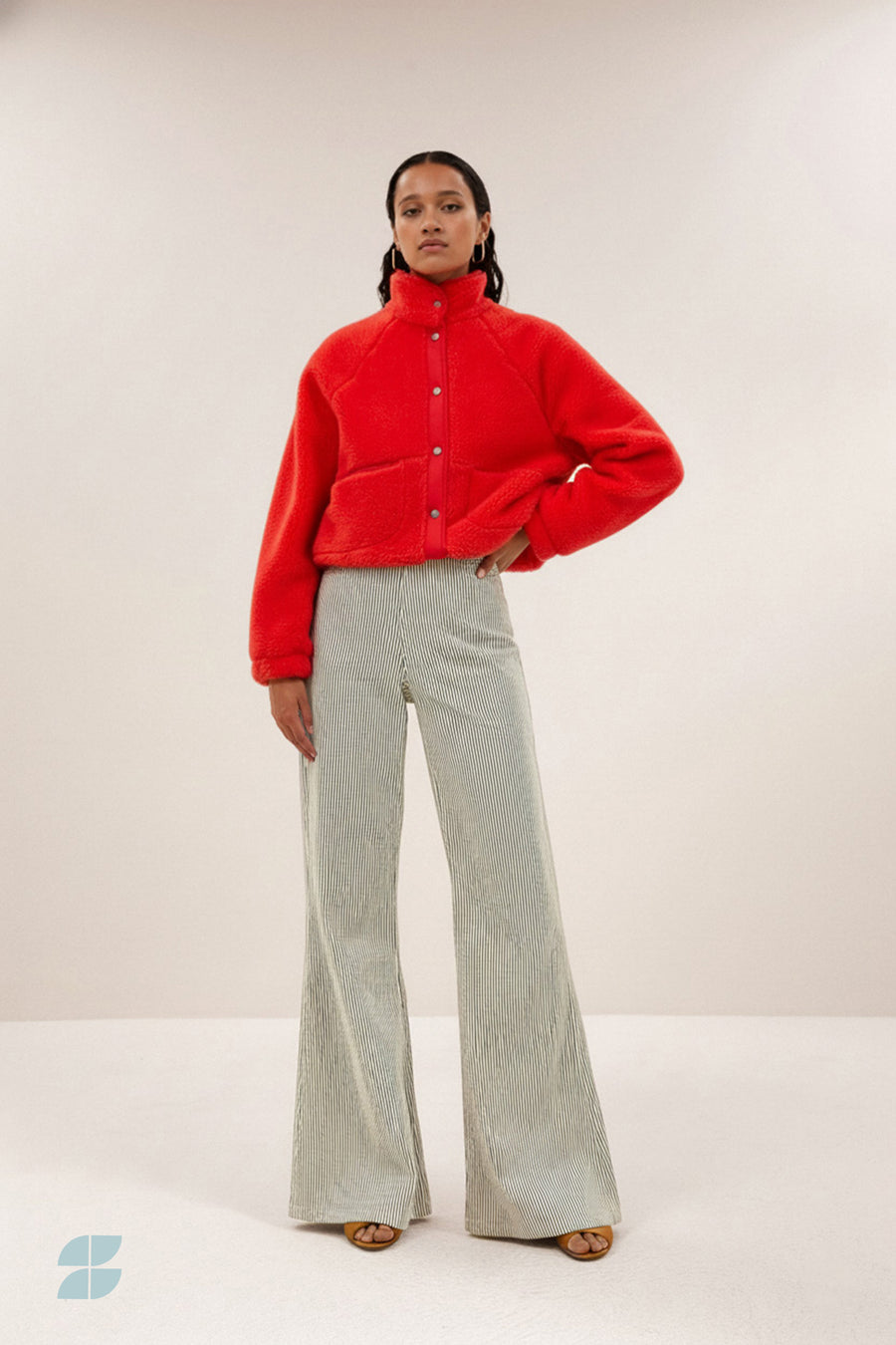 femme-stripe-pants-jet-black-stripe-by-bar-sfeerbeeld