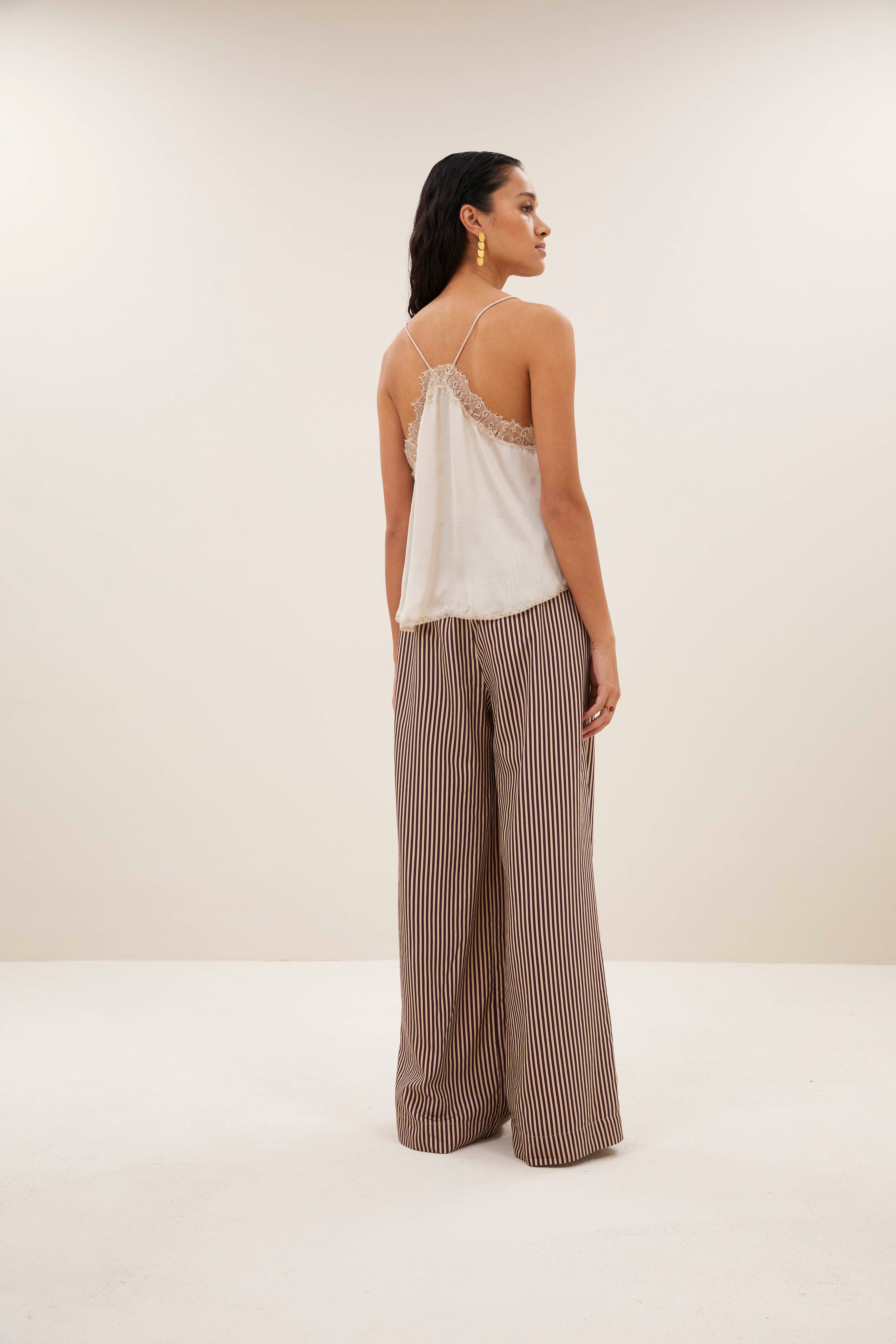 top-pia satin top chalk-by-bar-detail