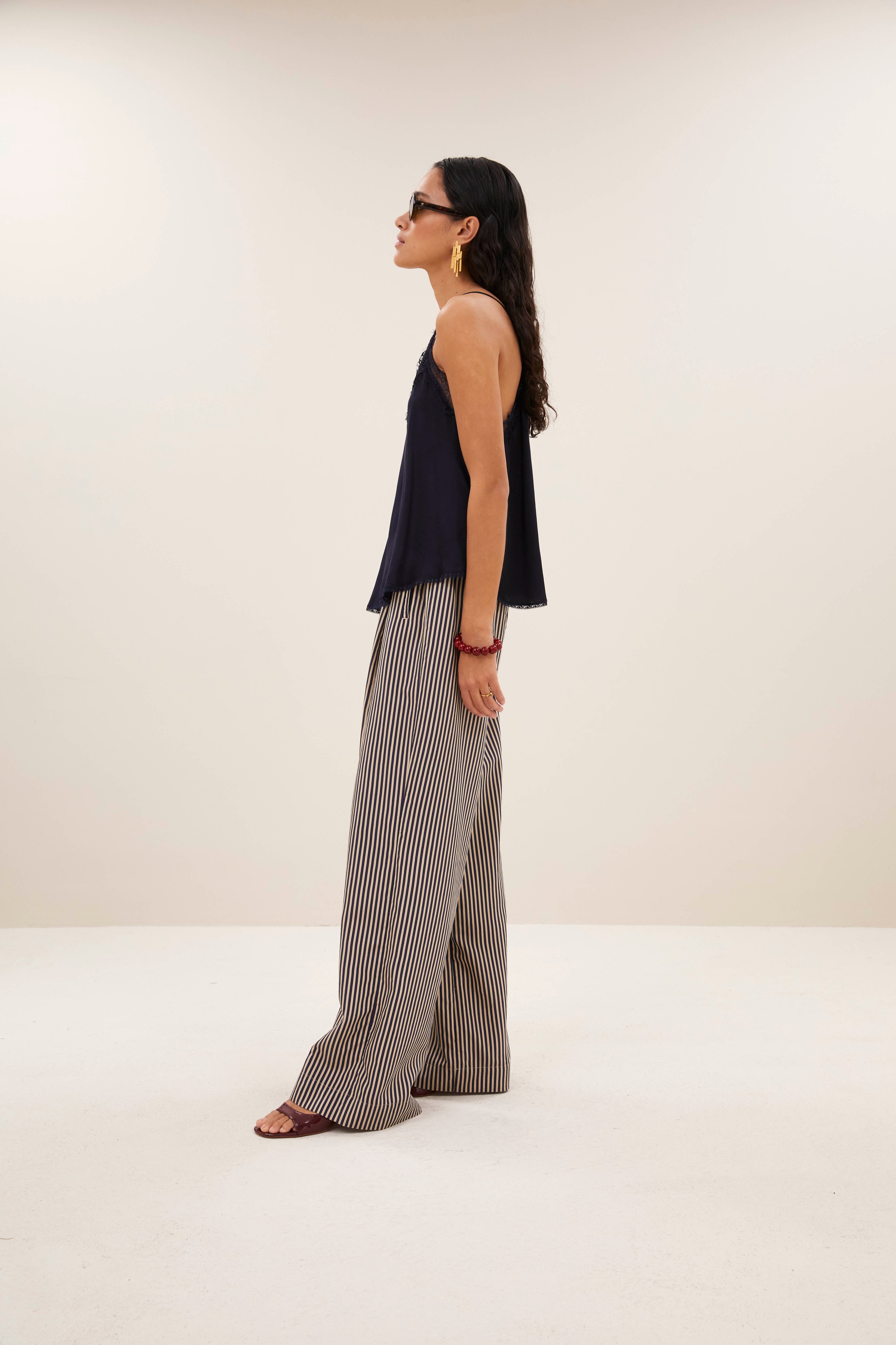 top-pia satin top captain blue-by-bar-sfeerbeeld