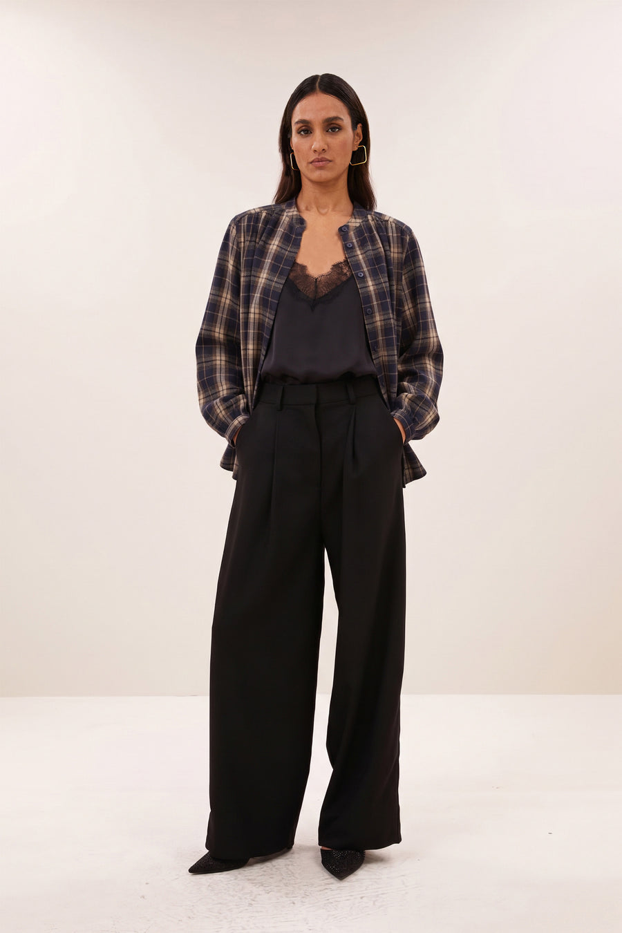 pia satin top | black