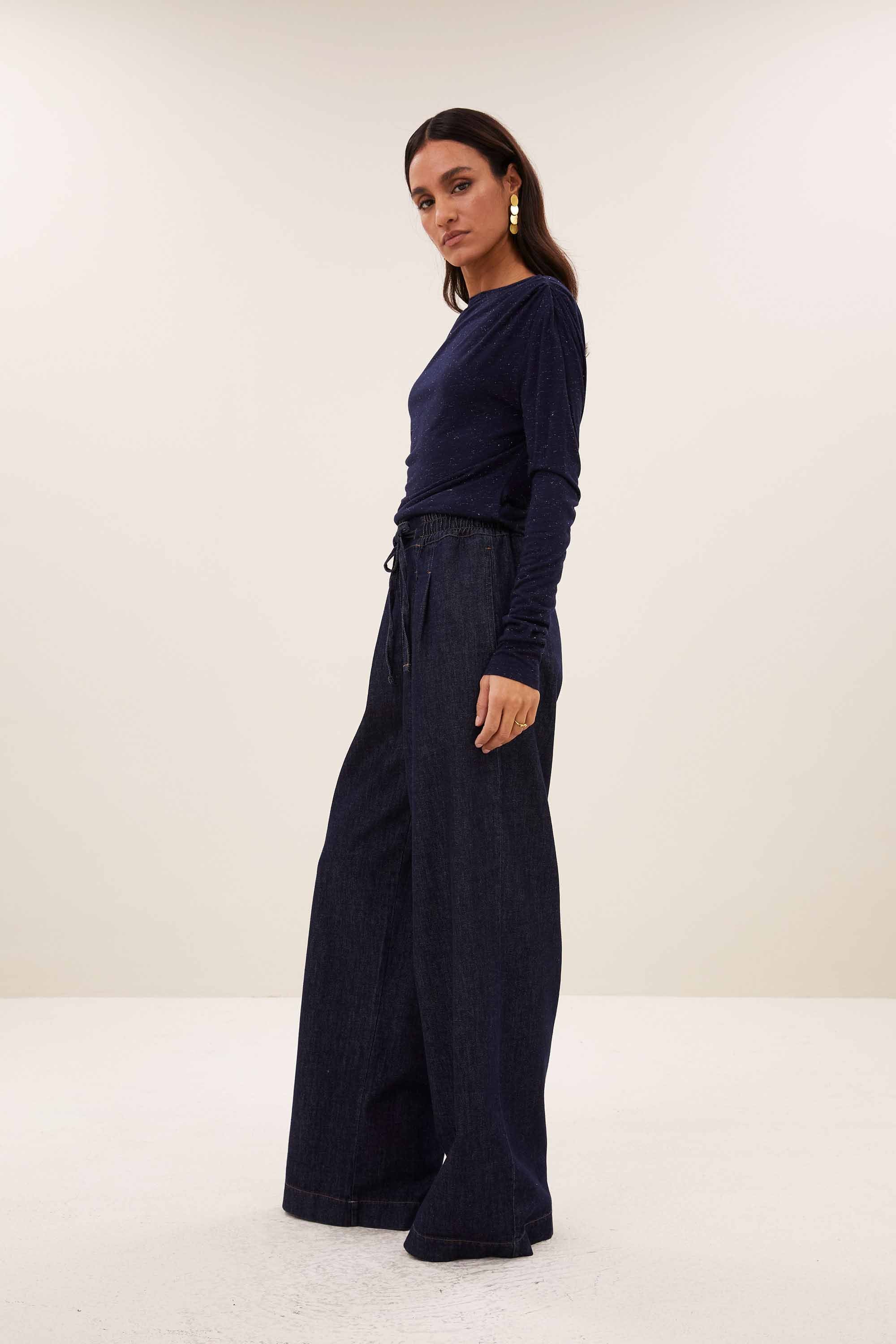 leya-sparkle-top-night-sky-a-lijn fit-all-time classic-aansluitende fit-by-bar-vooraanzicht