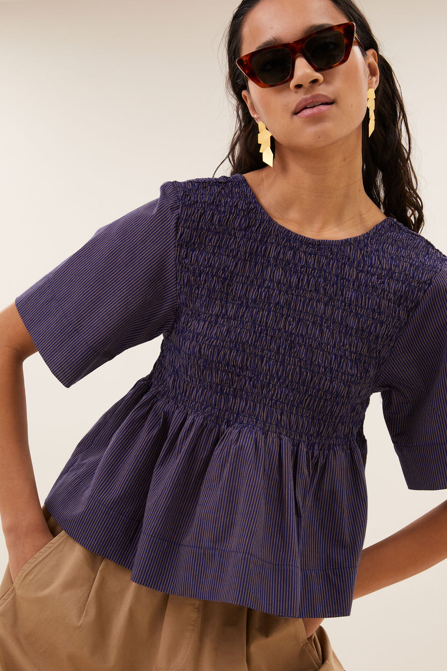 runa-stripe-top-tulsi-stripe-korte fit-biologisch katoen-geplooide details-by-bar-detail