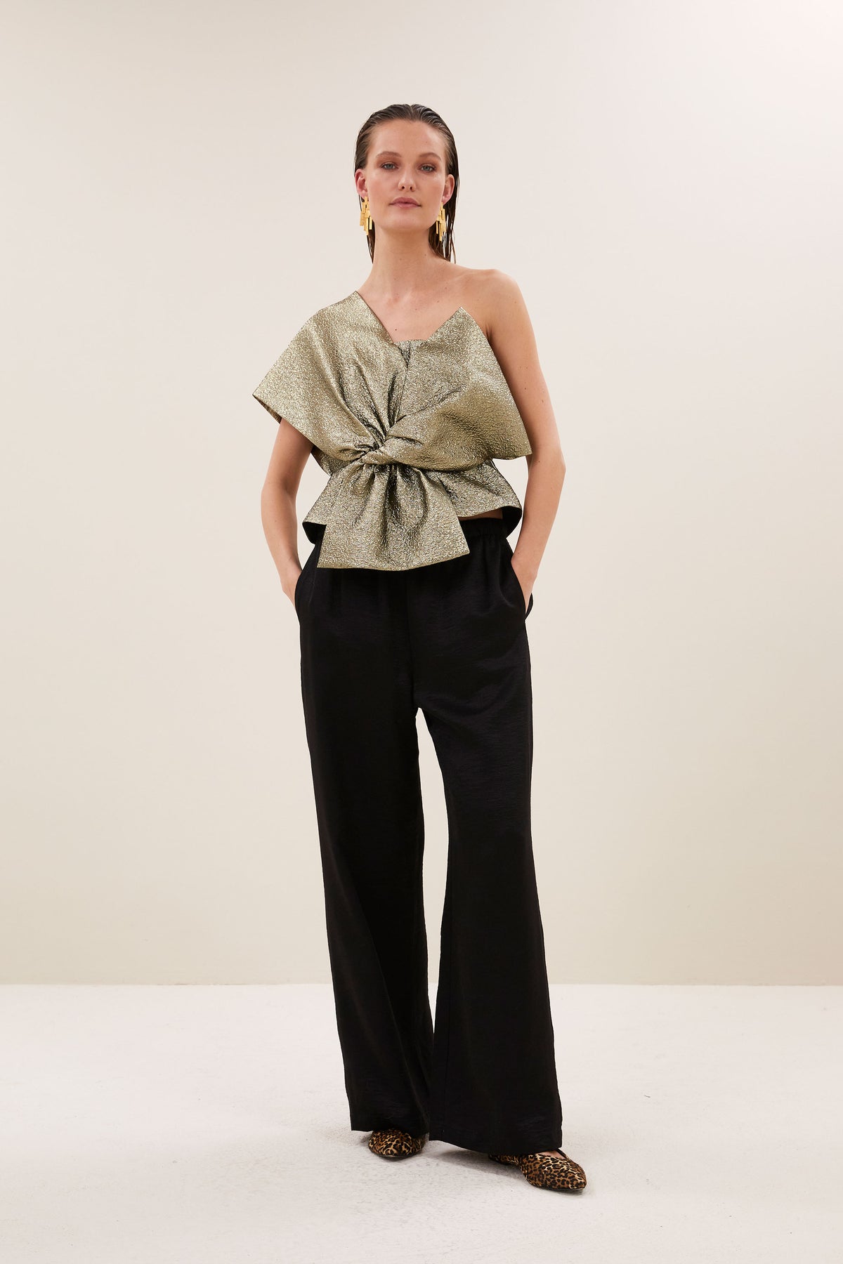 jula-gold-top-gold-all-time classic-blinde ritssluiting-aansluitende fit-by-bar-sfeerbeeld