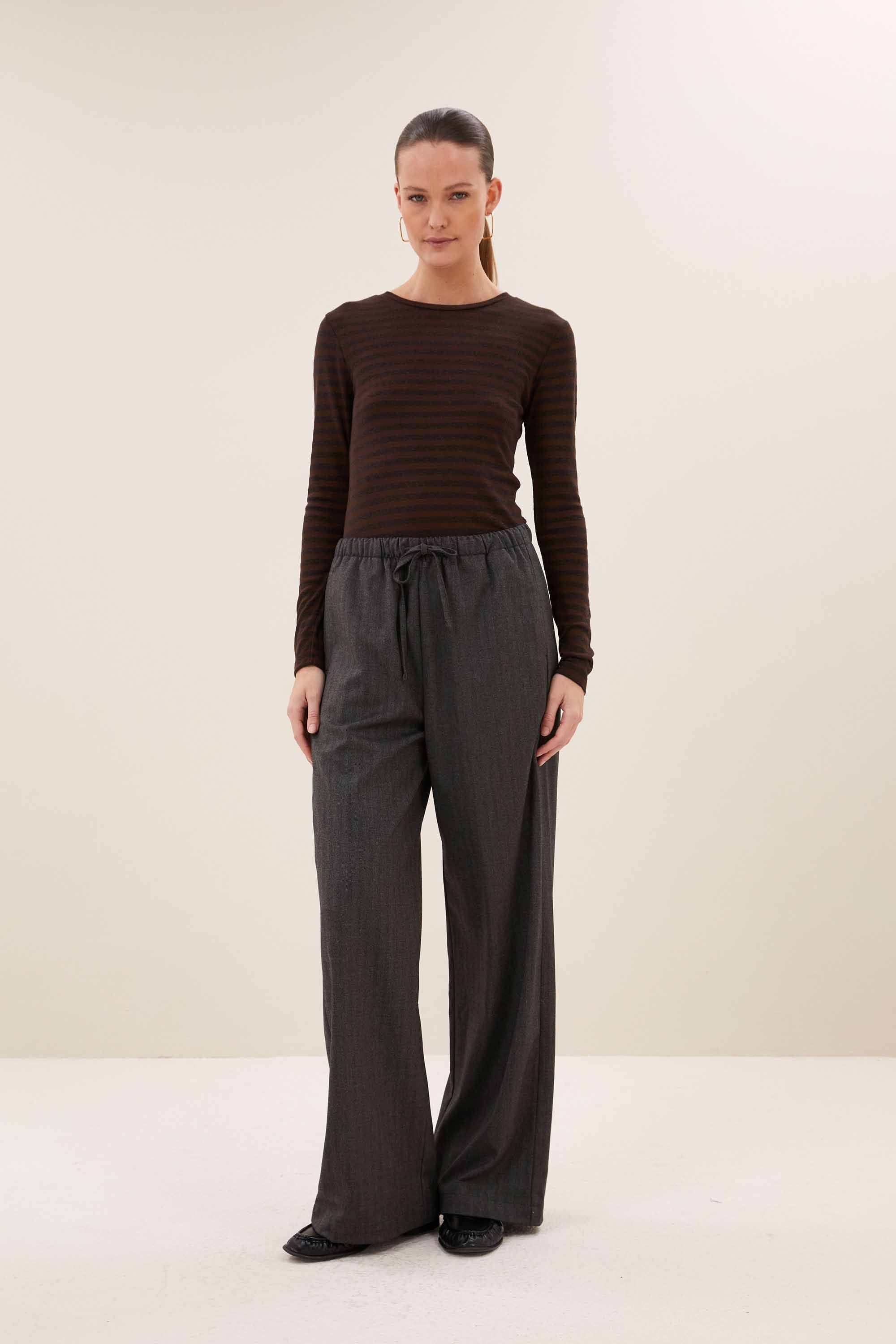 basic-ls-melange-stripe-top-coffee-bean-all-time classic-aansluitende fit-ronde halslijn-by-bar-sfeerbeeld
