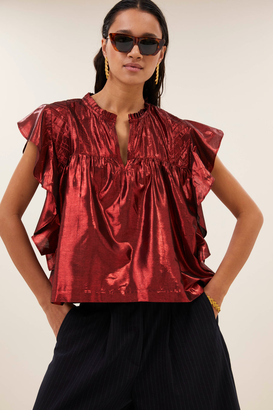 danee-metallic-blouse-red-metallic-casual fit-metallic leder-v-halslijn-by-bar-aanvullende-foto