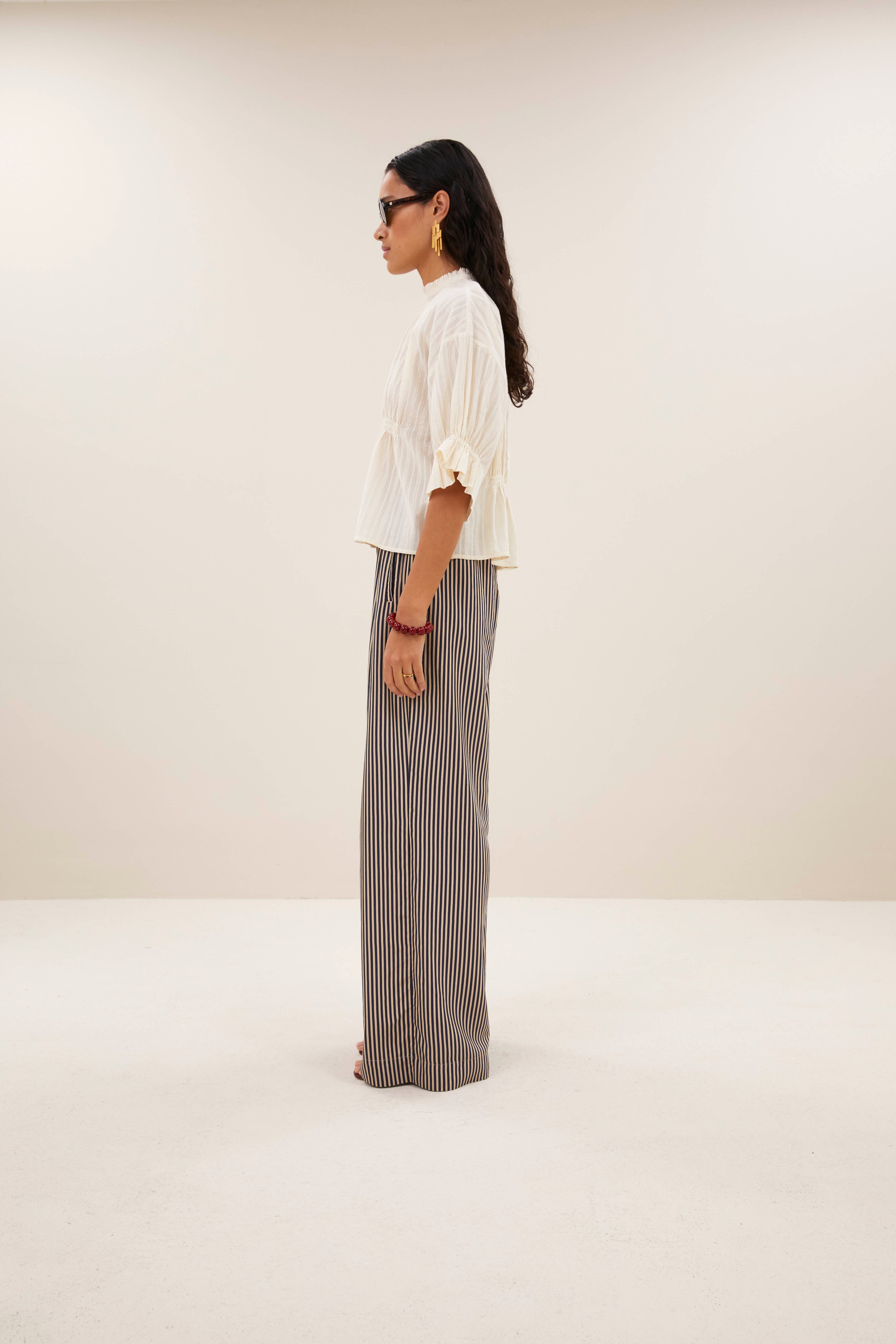 blouse-isabel dobby blouse sand-by-bar-aanvullende foto