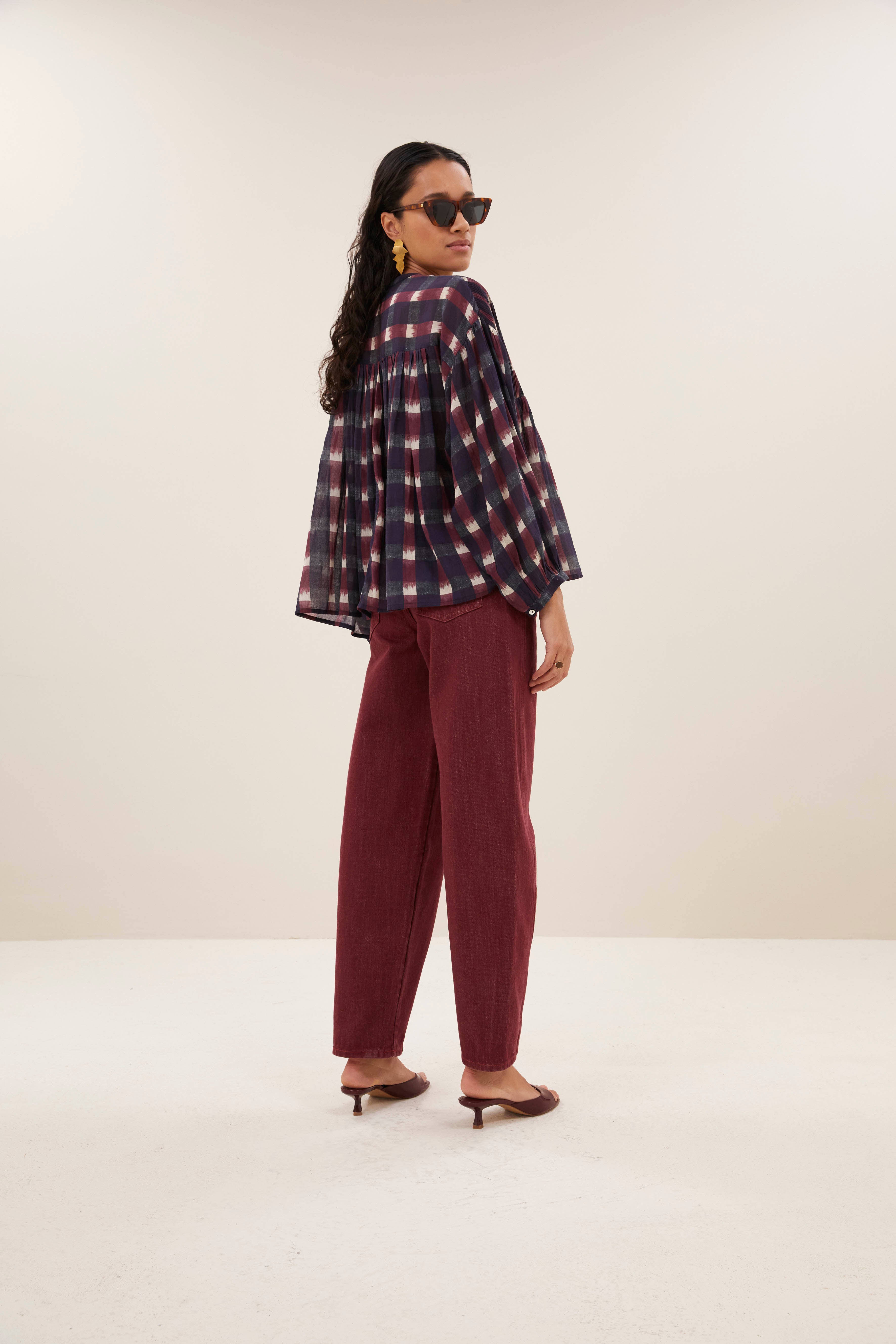 blouse-mine ikat blouse wine ikat print-by-bar-vooraanzicht