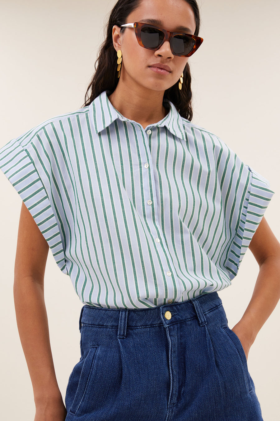 pixie-sea-blouse-green-sea-stripe-all-time classic-knoopsluiting-kleine kapmouw-by-bar-vooraanzicht