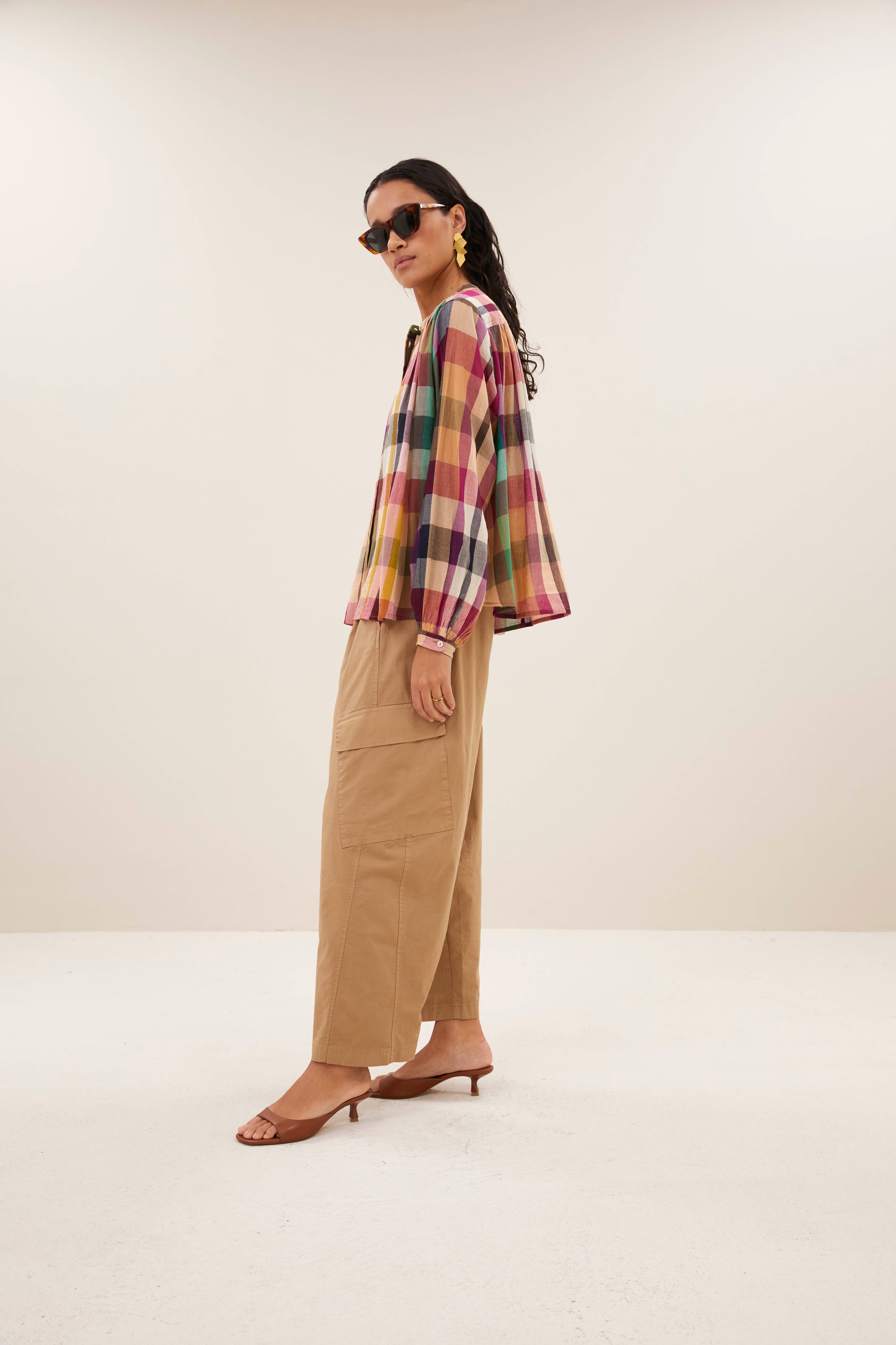blouse-nyka rainbow blouse rainbow check-by-bar-zijaanzicht