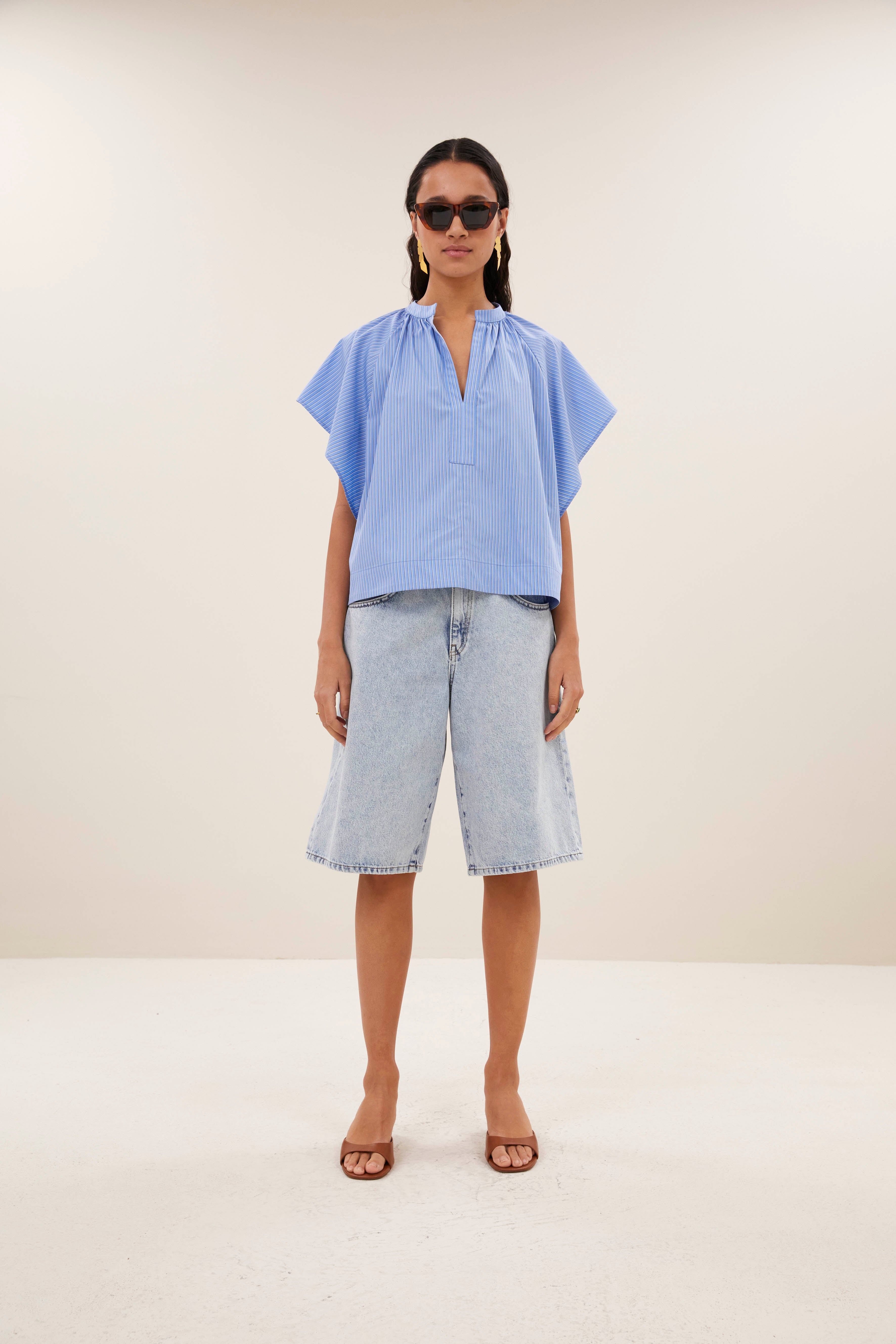 blouse-vina cloud blouse cloud blue stripe-by-bar-zijaanzicht