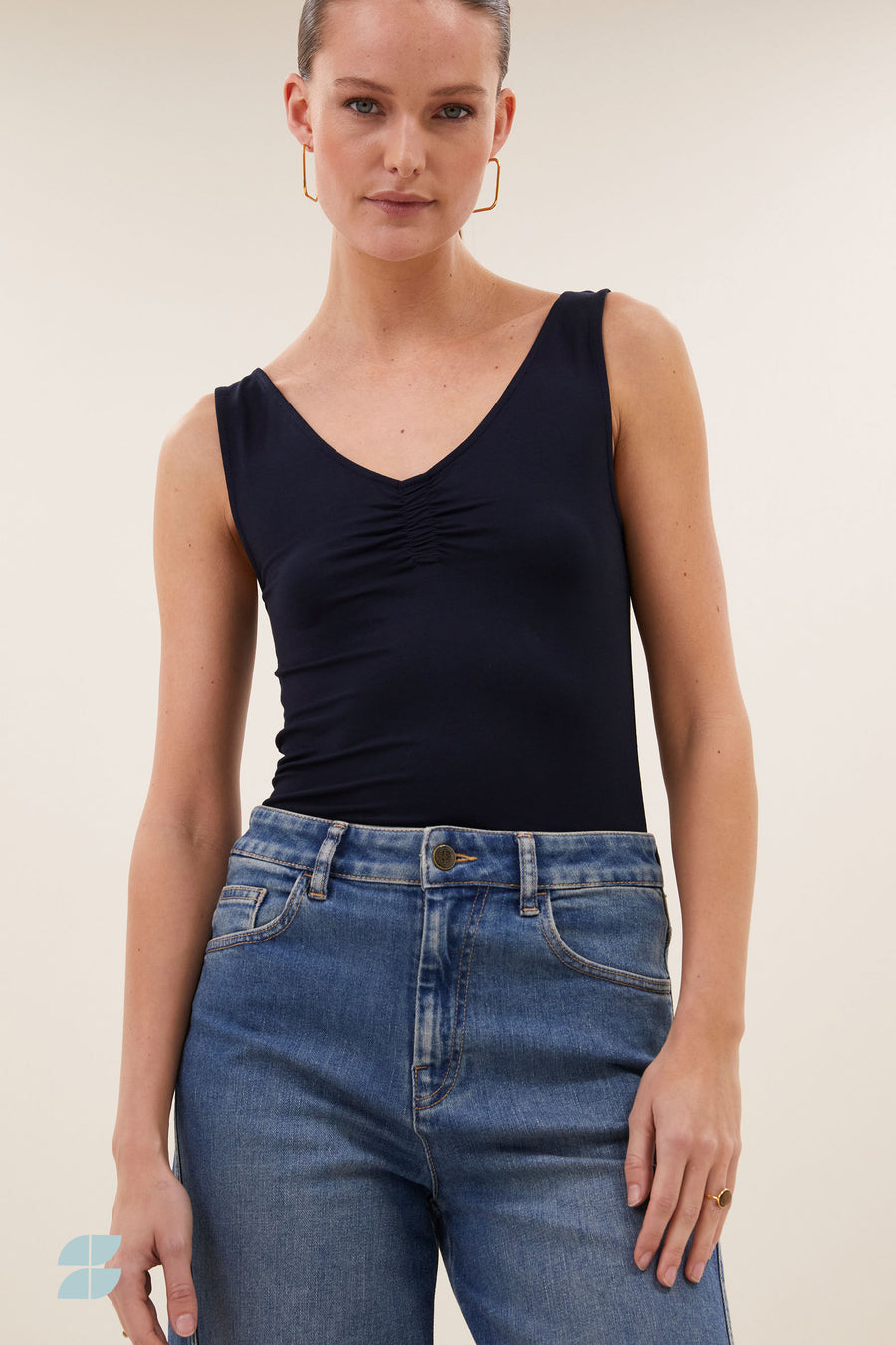 lia-singlet-dark-navy-comfortabele draagervaring-all-time classic-aansluitende fit-by-bar-detail