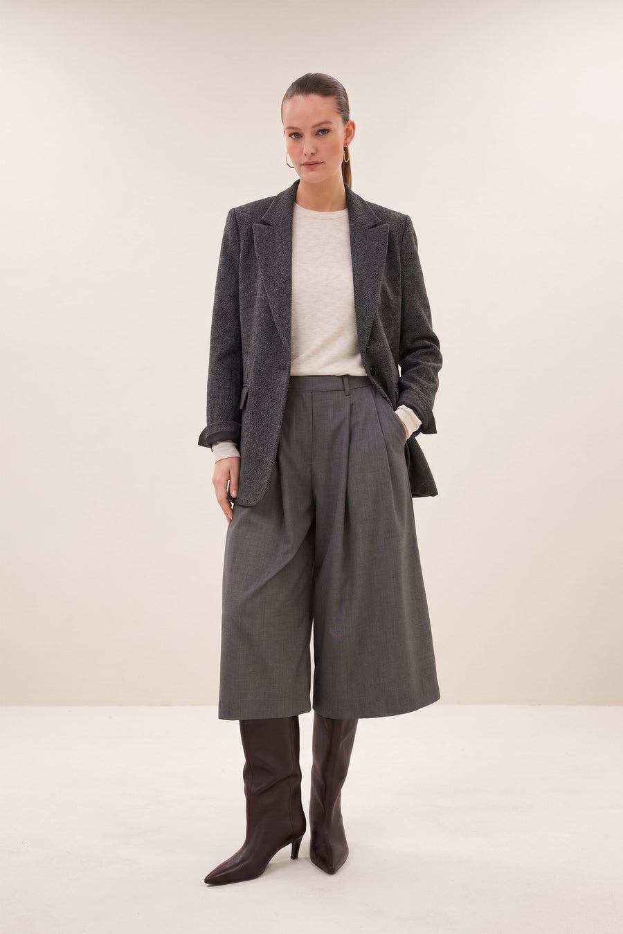 mowi bermuda shorts | dark grey