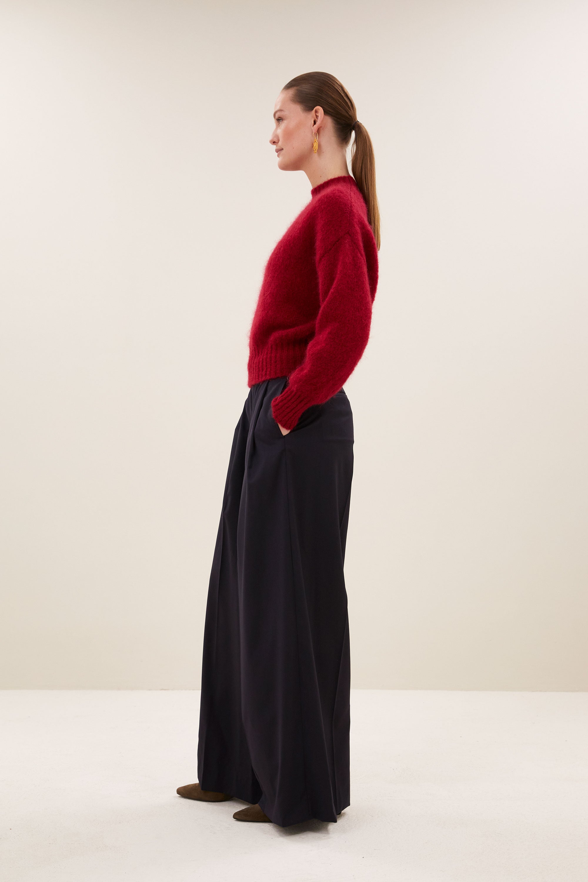 sonny-pullover-wine-rose-comfortabele draagervaring-gebreide patronen-must-have essential-by-bar-zijaanzicht
