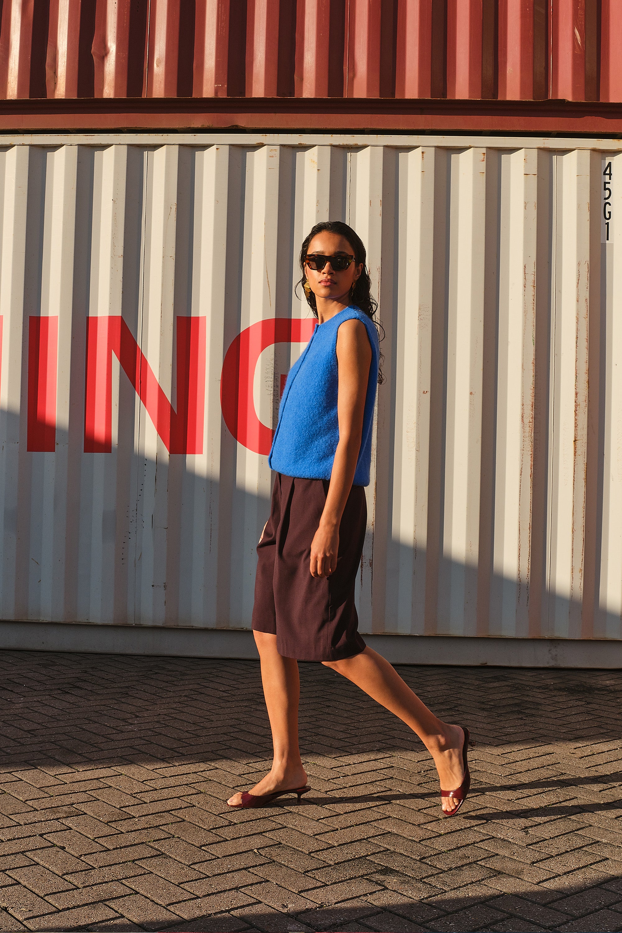 finn bermuda shorts | dark wine