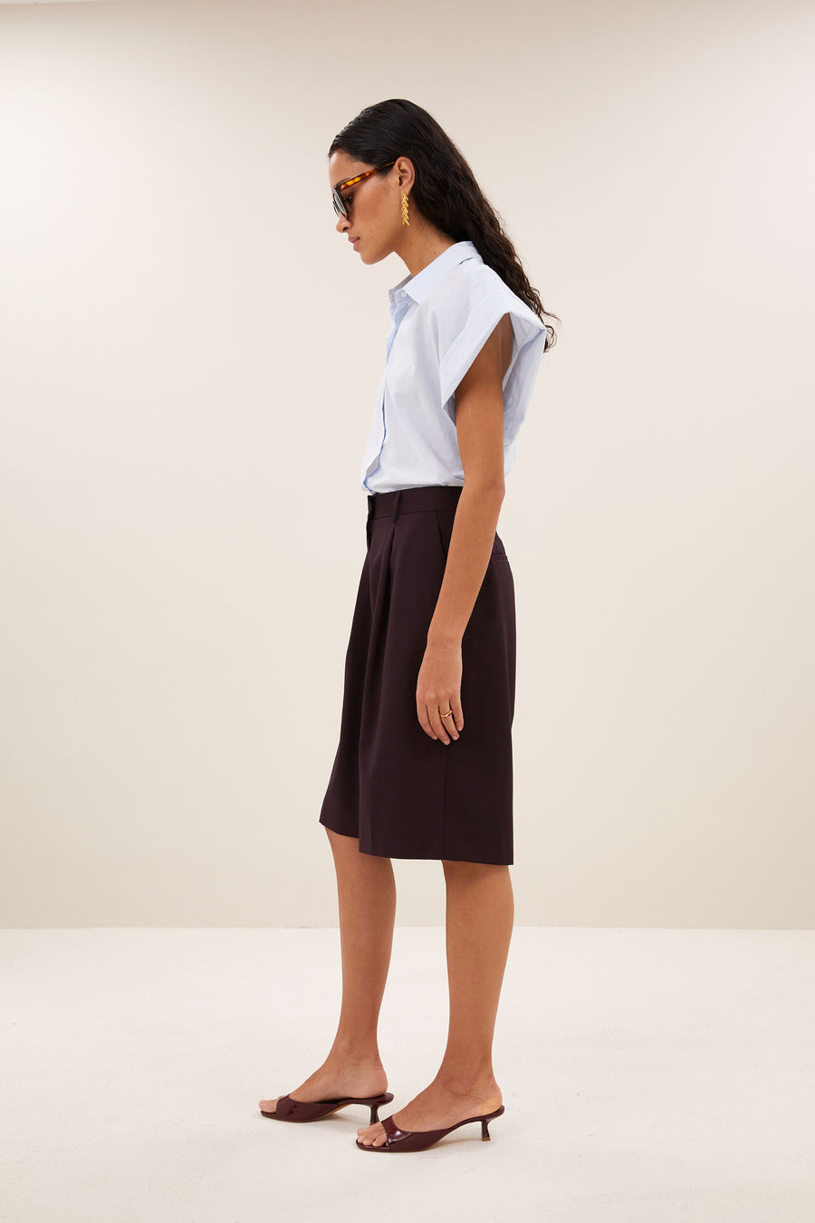 finn-bermuda-shorts-dark-wine-all-time classic-must-have essential-plooien-by-bar-zijaanzicht