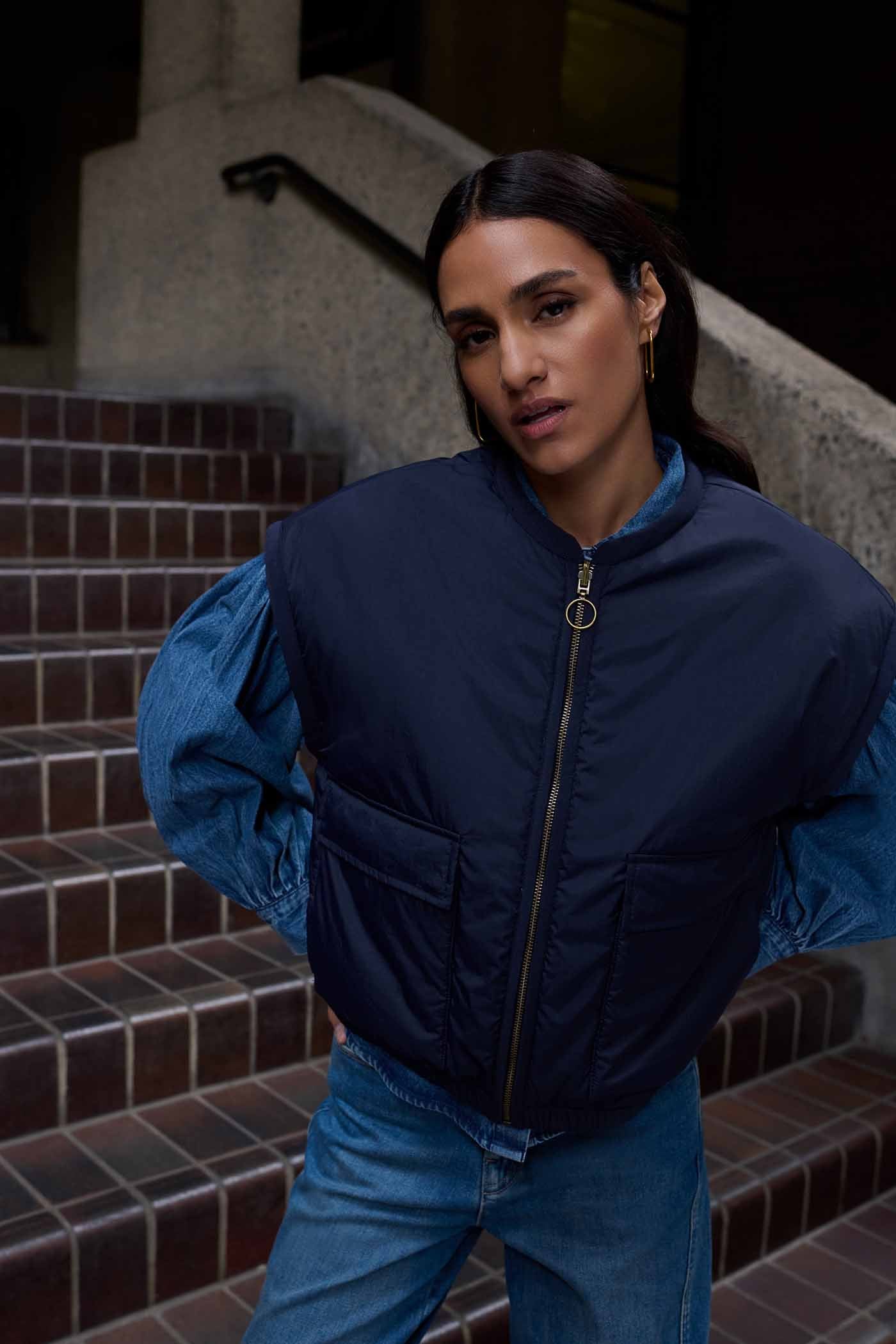 gio sleeveless jacket | midnight