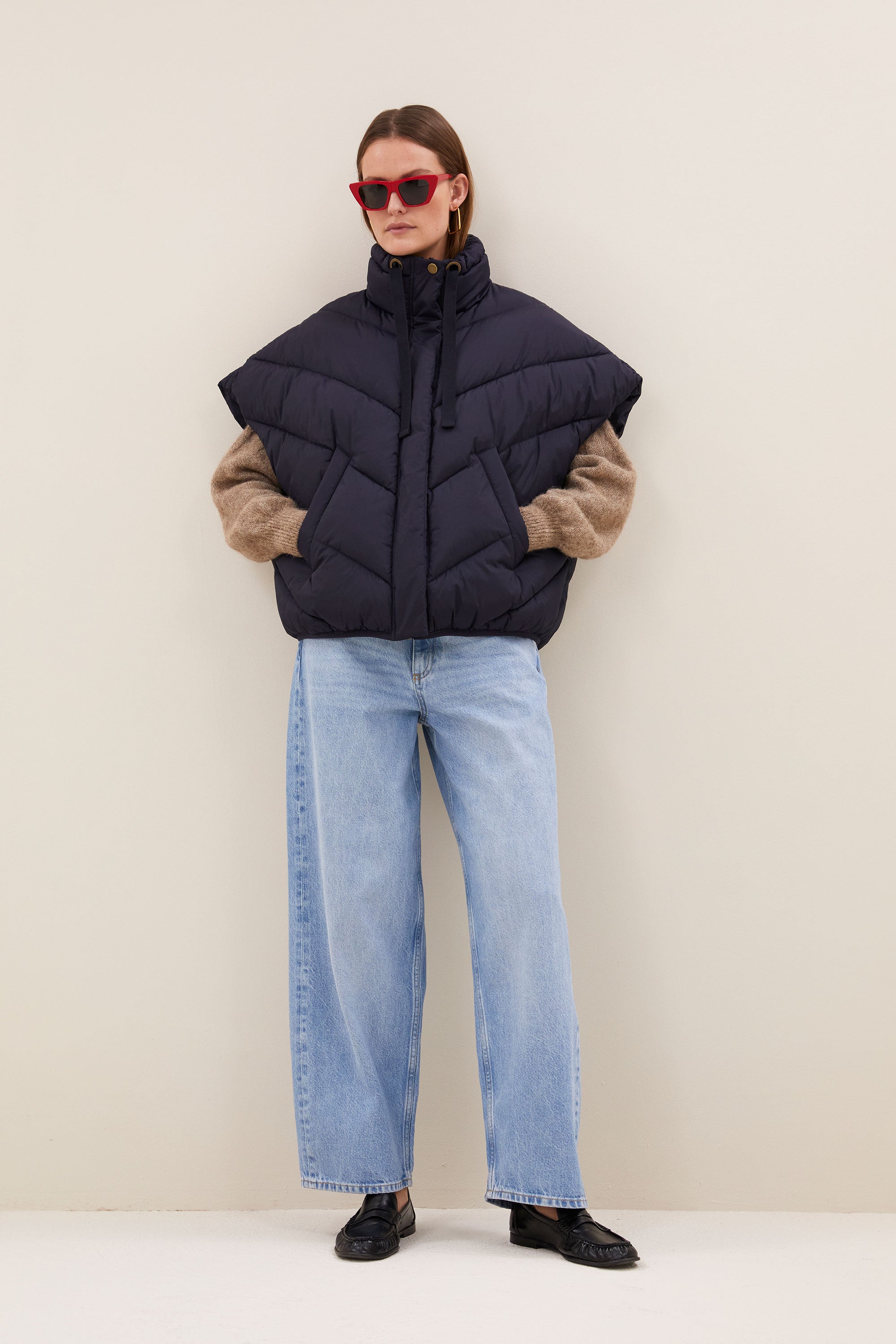 franky-sleeveless-jacket-midnight-all-time classic-gemaakt door weefspecialist-rits- en knoopsluiting-by-bar-extra