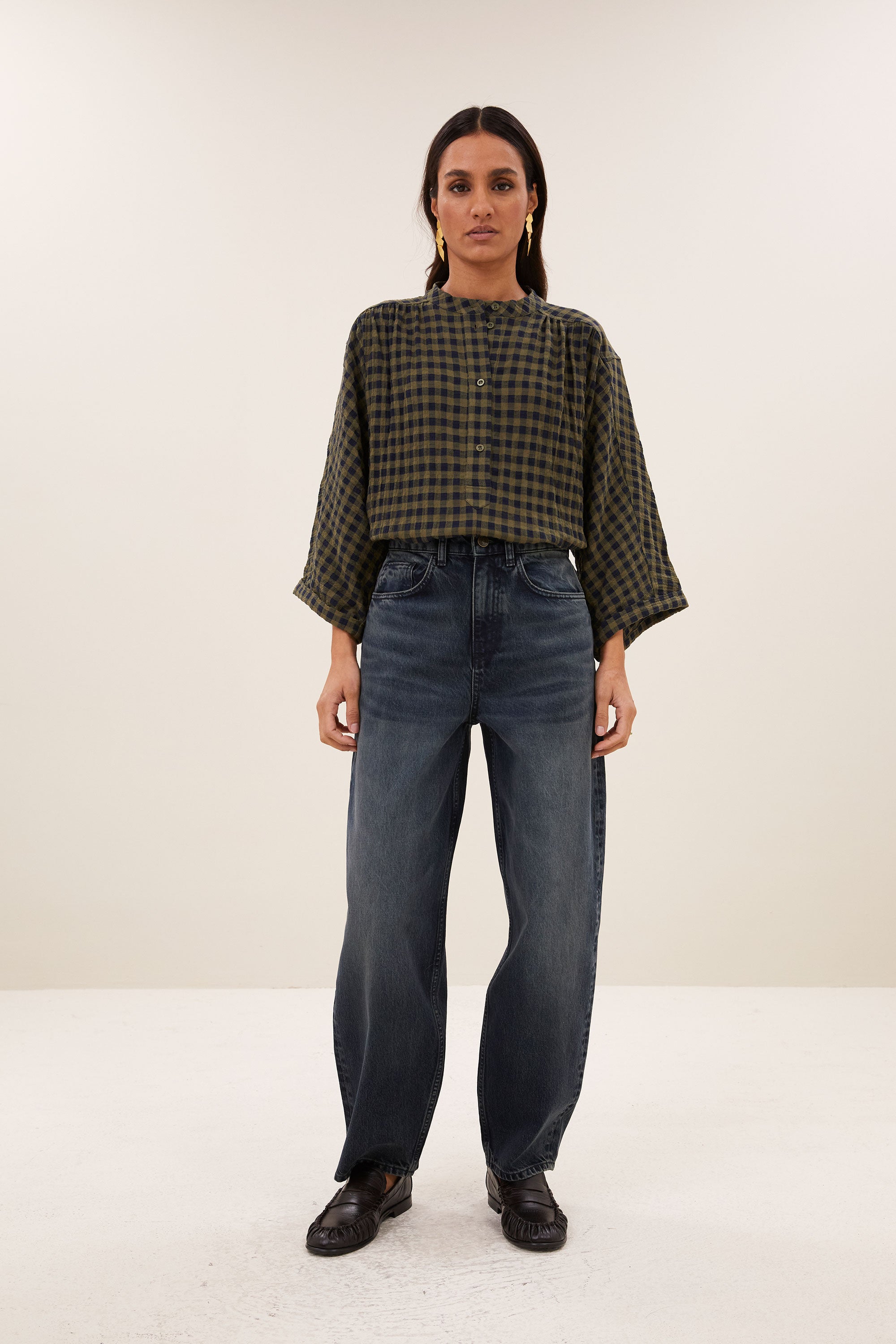 baloe-oil-jeans-vintage-oil-blue-all-time classic-losvallende pasvorm-biologisch katoen-by-bar-sfeerbeeld