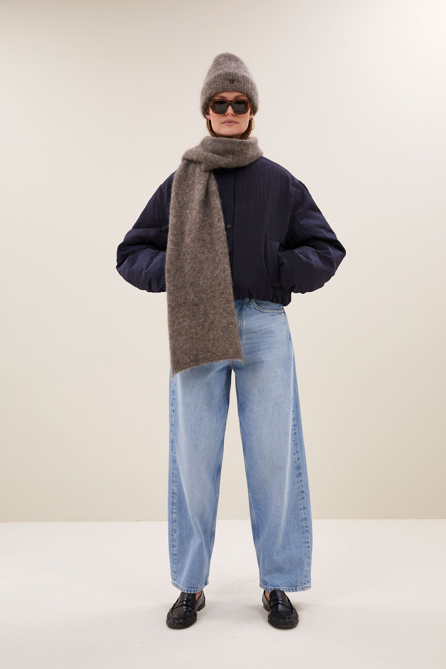 leah-norton-scarf-dark-biscuit-alpacamix kwaliteit-all-time classic-by-bar-aanvullende-foto