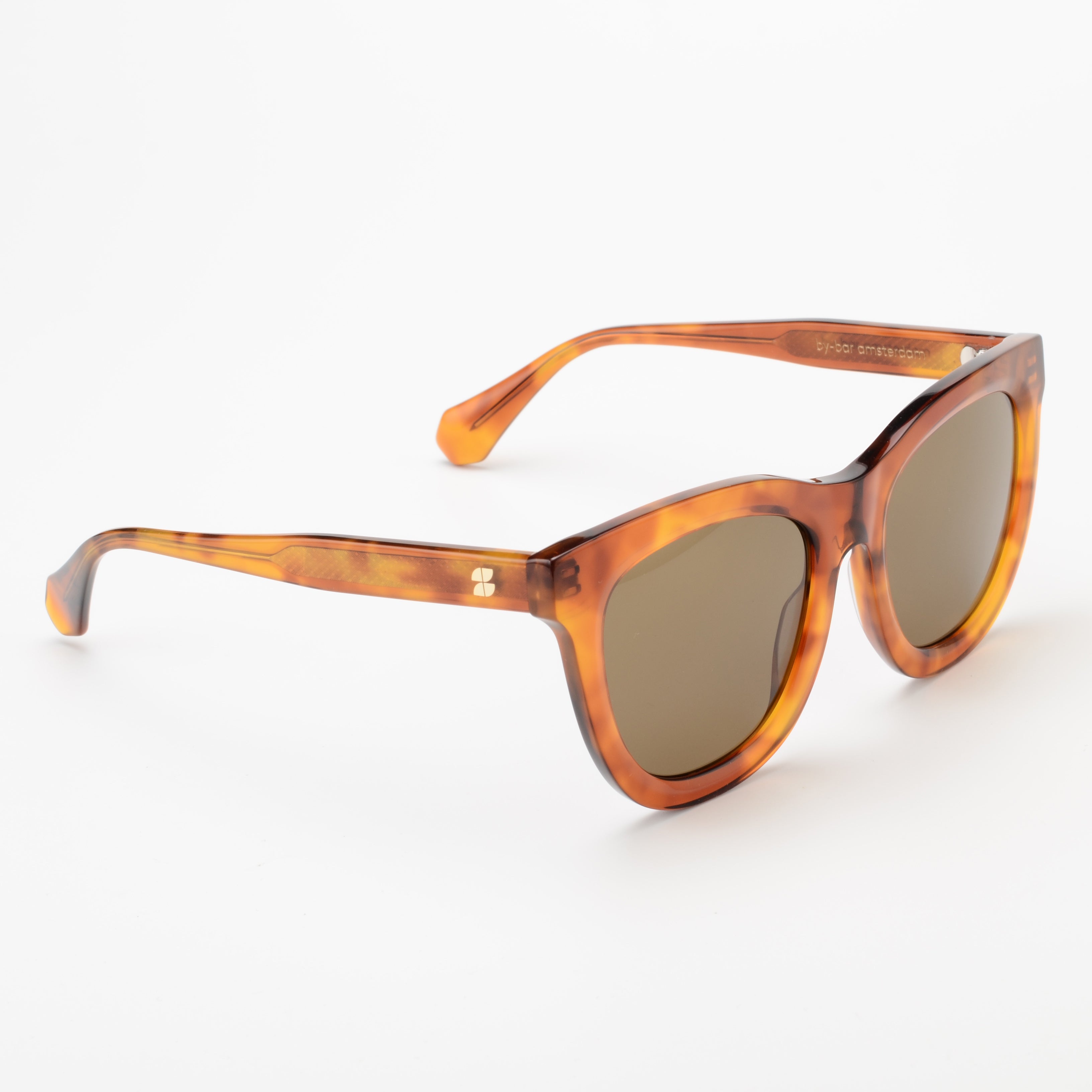 saar sunglasses | caramel