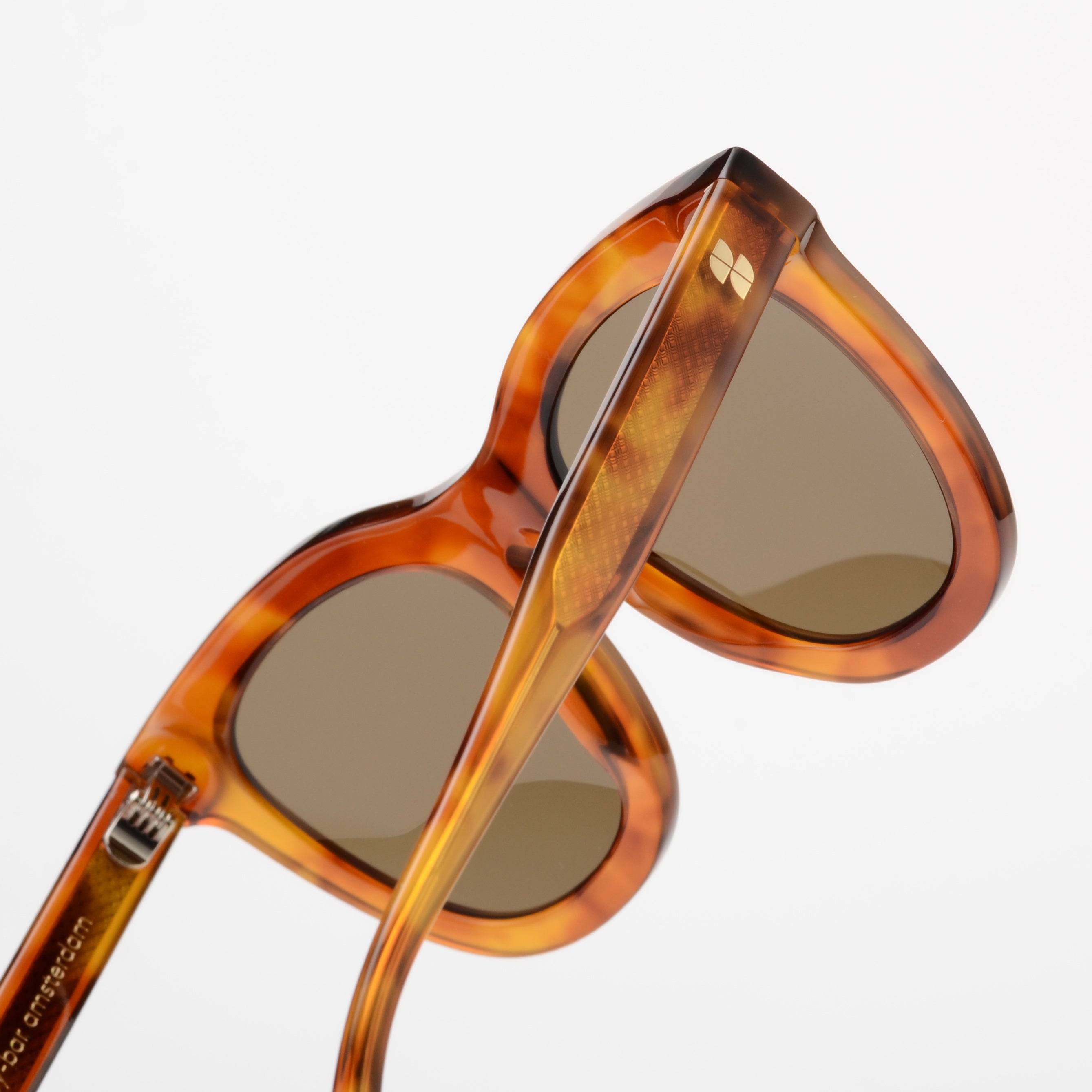 saar sunglasses | caramel