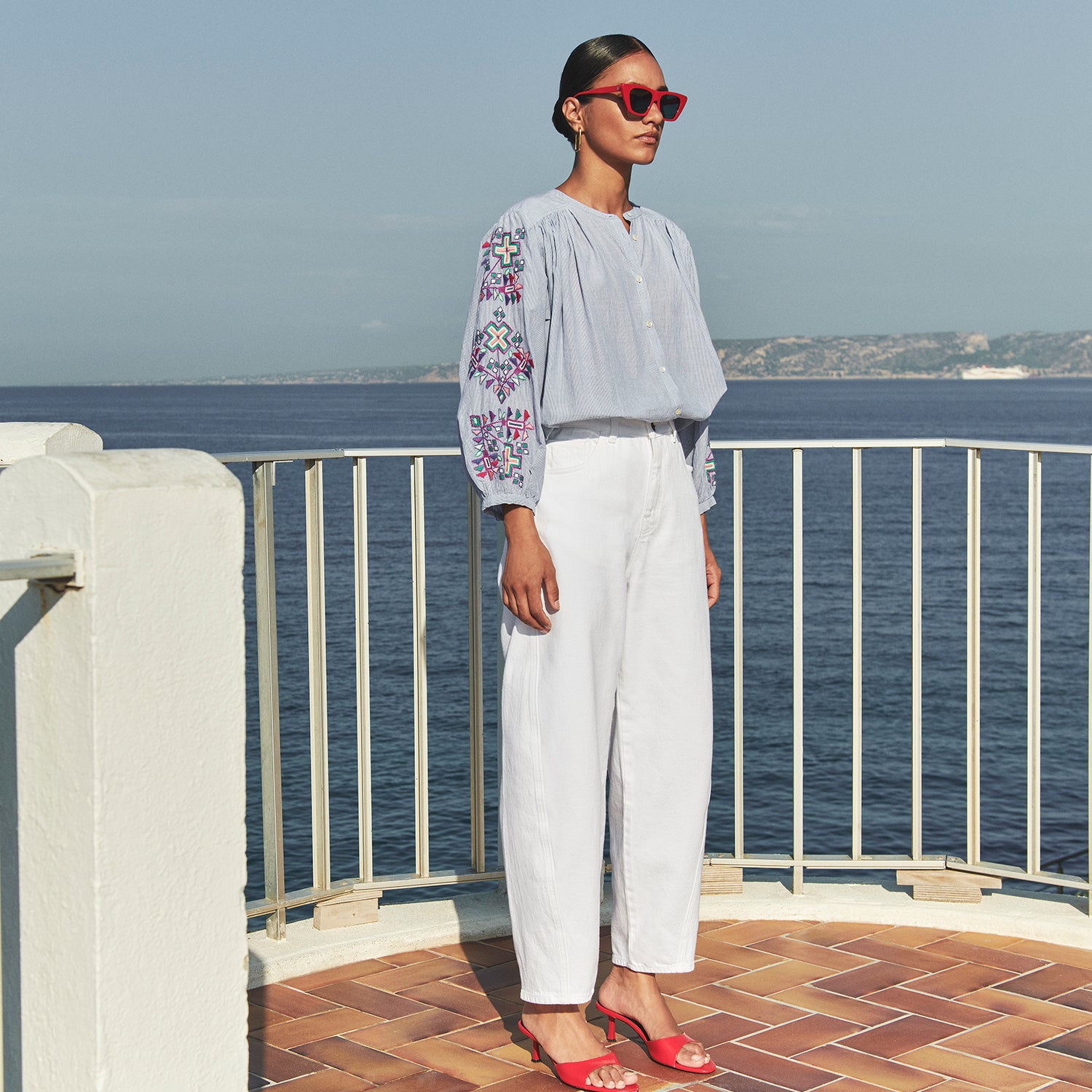 feautured collection, Aisia in the Begum white pant