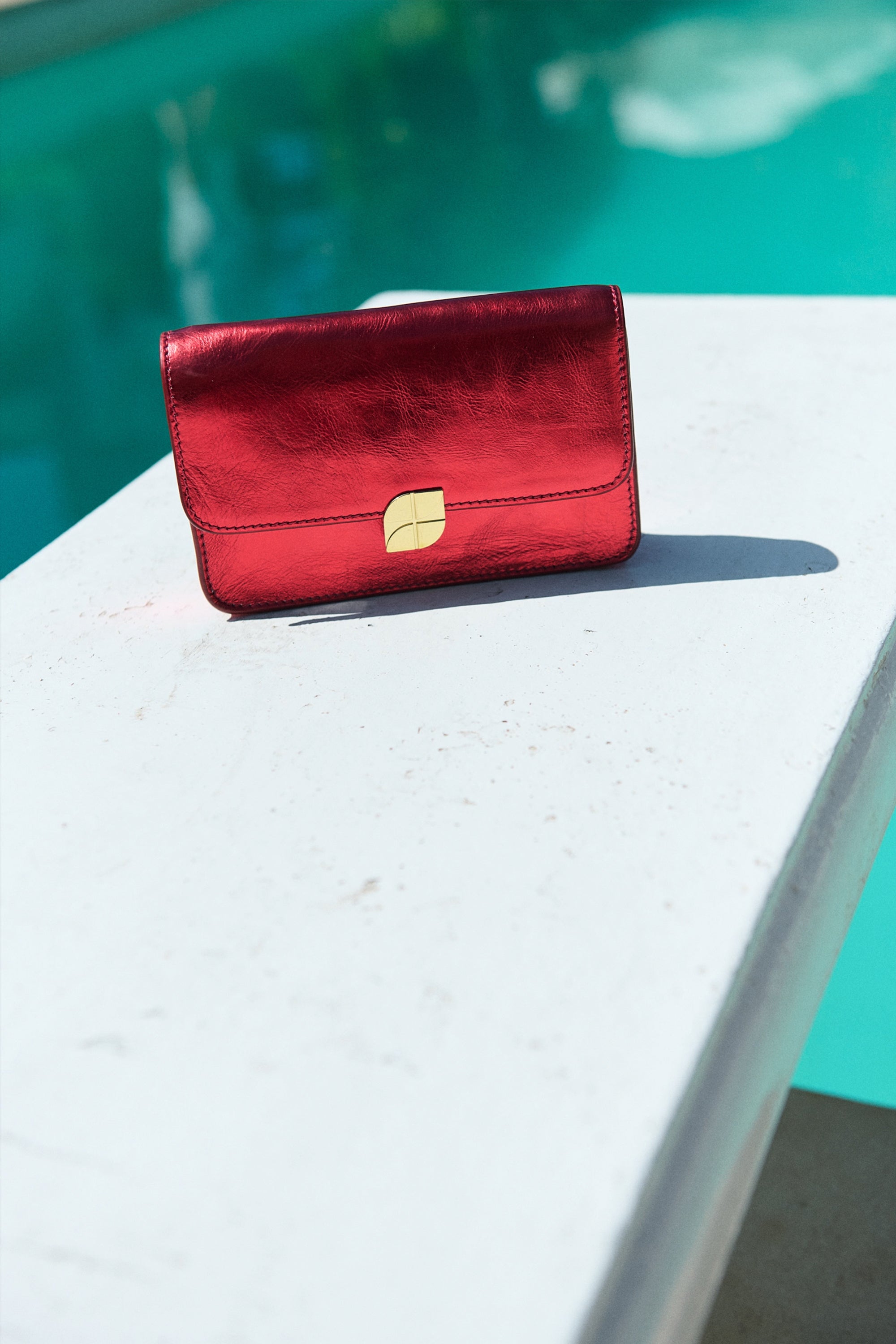 loua gloss bag | scarlet red