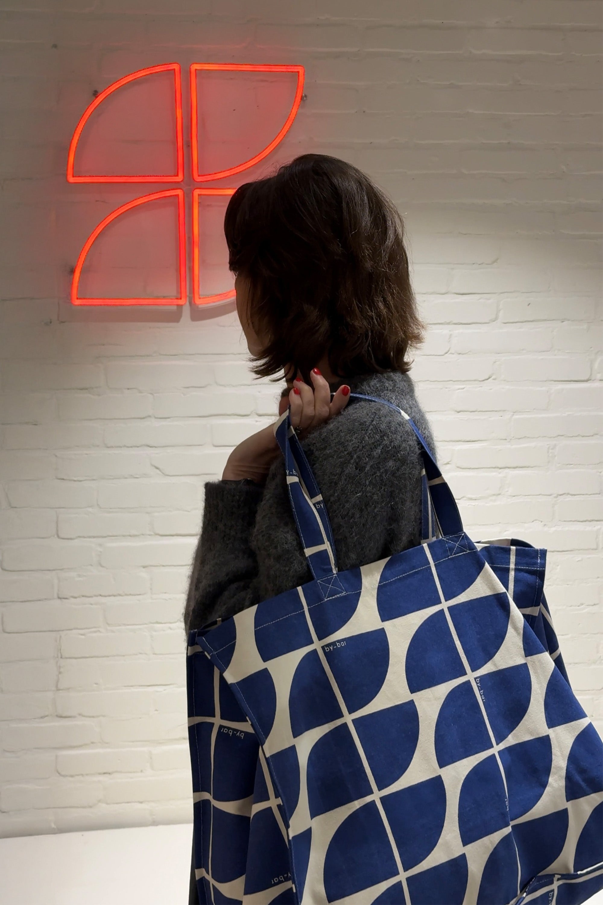 shopper logo bag L | kingsblue