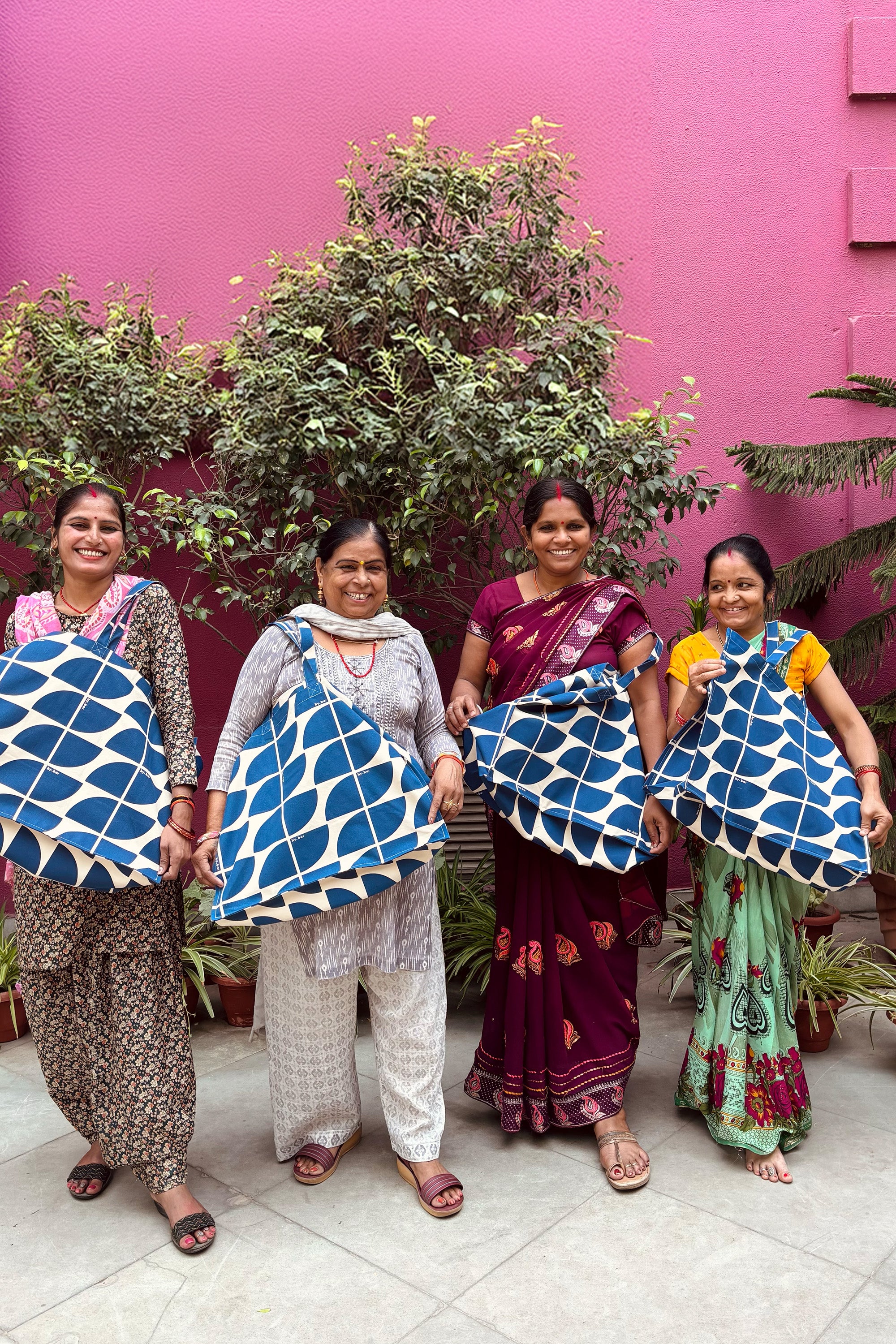 shopper logo bag L | kingsblue